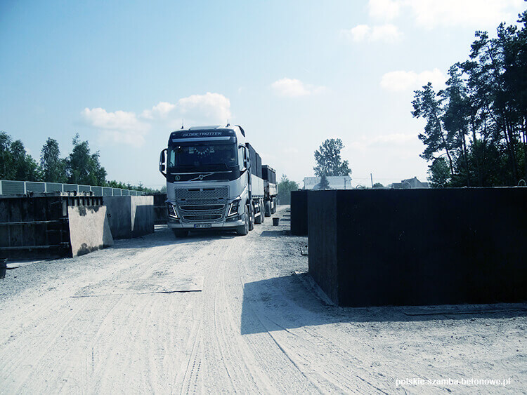 Transport szamb betonowych  w Żukowie
